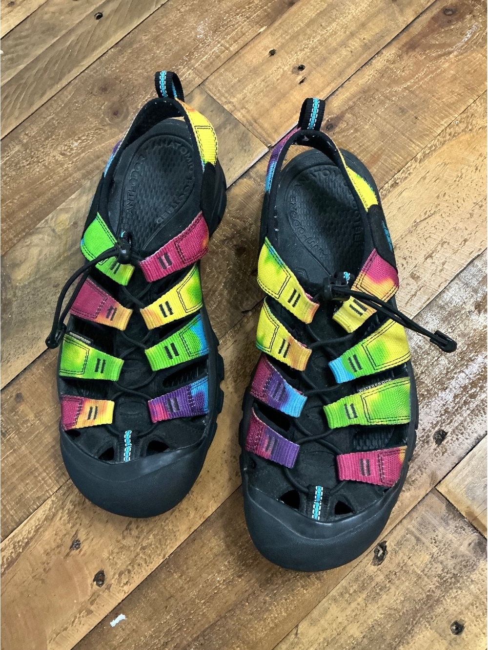 KEEN Newport H2 Rainbow Tie Dye Water Sandals Black Multicolor Hiking Gorpcore